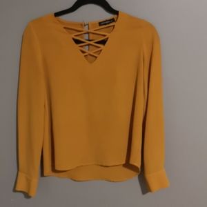 Mustard blouse 3/$25 🍒